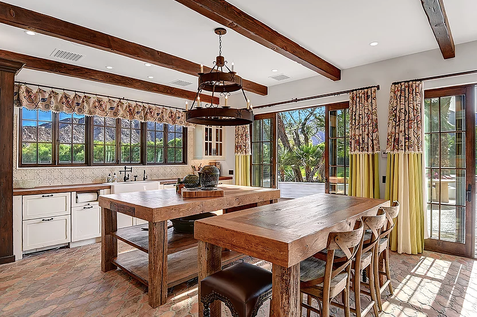 Vista House - Image 16